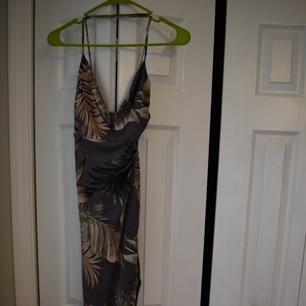 Dress - Picture 1 of 3
